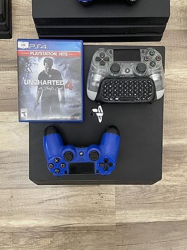 3 ədəd ideal və problemsiz Playstation 4 Pro,hər birinin yaddaşı 1TB