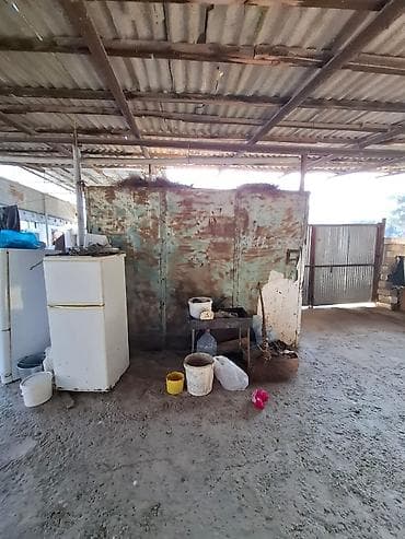 Demir kabinka( kohne maqazin) satilir .100 AZN.razilawma var — 2