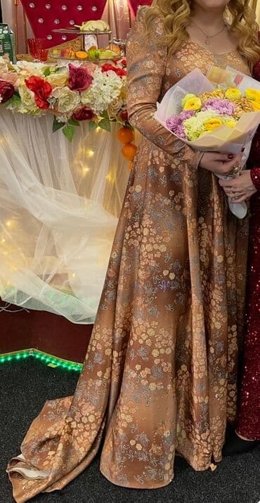 Qadın gecə/libas - Model: Uzun, yerə qədər geniş ətəkli, yüngül