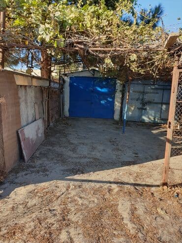 Kirayə qaraj: 18 kv. m, 3 * 6 * 2 Daş Kommunal xətlər qoşulmayıb — 2