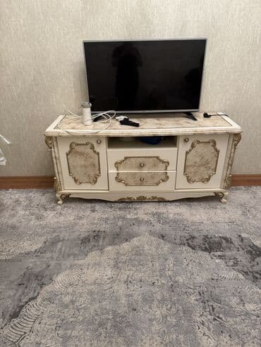 подставка для цветов: Б/у, Прямой ТВ стенд, С полками, Малайзия — 1