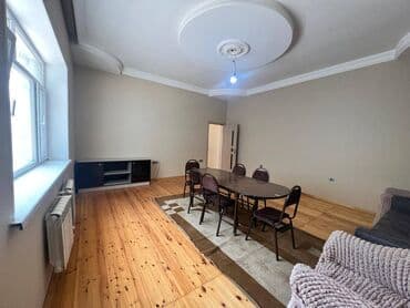 əhmədli ev: Əhmədli 4 otaqlı, 155 kv. m, Orta təmir — 2