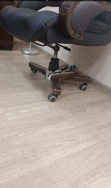 kreslo gence: Təkərli, Qolları tənzimlənmir, Süni dəri — 1