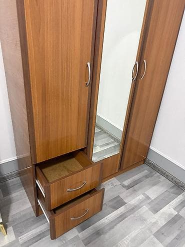 dolab ucuz: 3 qapılı, Qəhvəyi, Digər material, Açılan, Düz dolab — 1