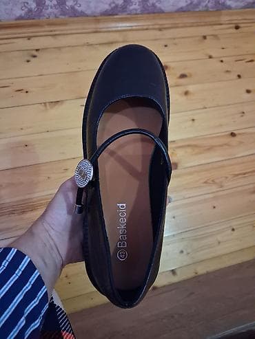 qadin ayaqqabı: Razmet 41-41,5. Qara rəngdə, Baskeoid brendinə aid, timsah dərisi — 4