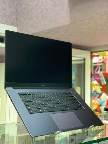 Huawei: Intel Core i5, 16 GB, 15.6 " — 2