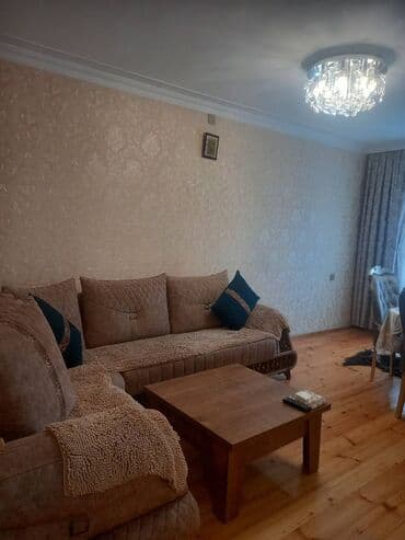 ucbucaq evlər: Bakı, 3 otaqlı, Köhnə tikili, m. Həzi Aslanov, 80 kv. m — 1