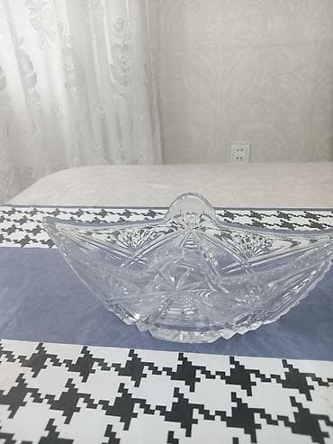 qara sam: Qızılı naxışlı masa dəsti – 3 hissə + kəsimli şüşə meyvə qabı + — 3