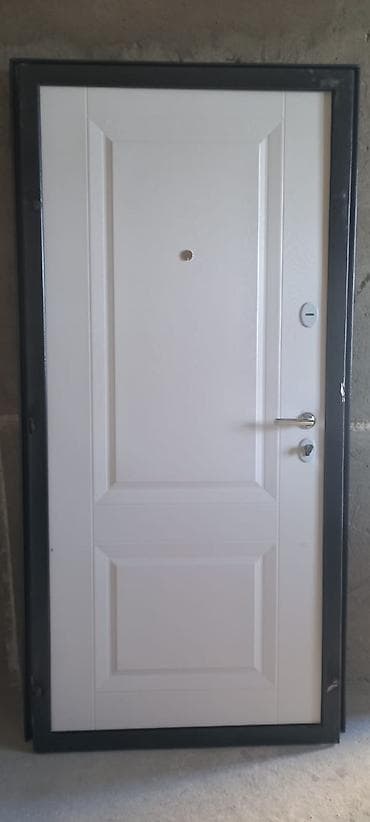 açar destleri: Giriş qapısı – metal konstruksiya, ikiüzlü dizayn. - Xarici tərəf — 3