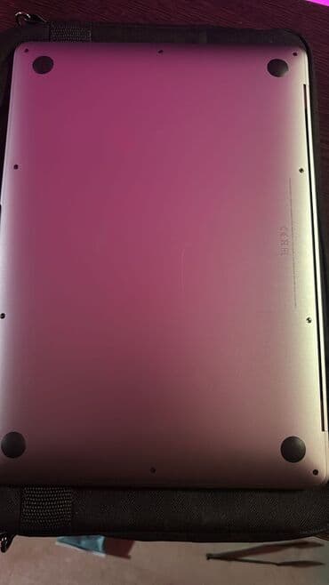 Lenovo: Apple MacBook Air noutbuku Xüsusiyyətlər: - Model: MacBook Air (Intel — 3