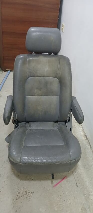 Kia carnival otracaxlari 5 eded var 1 ededi 100 manat