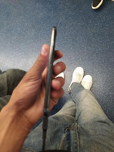mini led: IPhone SE, Qara, Qırıq — 5