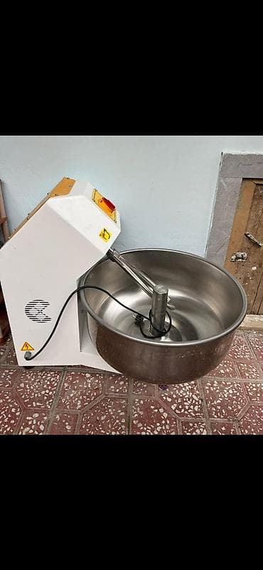 1200₼ xəmir yoğuran 2-3 defe işlənib 35kq un 50kq xəmir götürür
