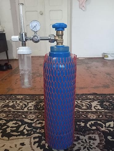 Çəkiclər, kuvaldalar: CO2 balonu və reduktor dəsti - Mavi polad CO2 balonu, üzərində — 1