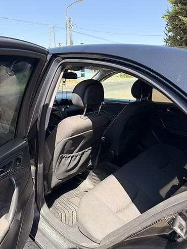 mercedes c190: Mercedes-Benz C-Class: 2.4 l | 2000 il Sedan — 5