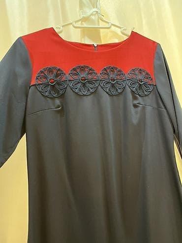 Qadın paltarı – qara və qırmızı rəng kombinasiyası - Model: Düz — 1