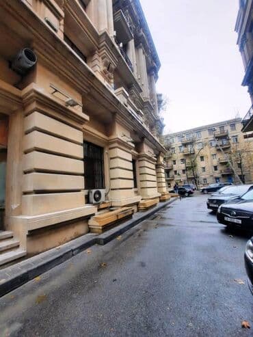 rabocide satilan evler: 3 otaqlı, Yeni tikili, m. Sahil, 70 kv. m — 1