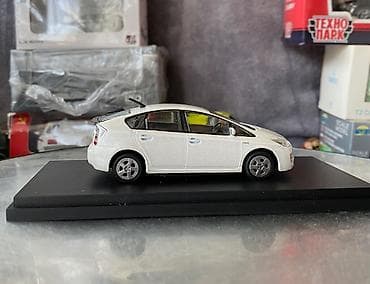 toyota aur: Toyota, 2009 il, 1:43, Dəmir, Ödənişli çatdırılma — 4