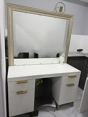 ağ xalca: Vizaj stolüstü güzgü dəsti - Geniş, çərçivəli iri güzgü: dekorativ — 1