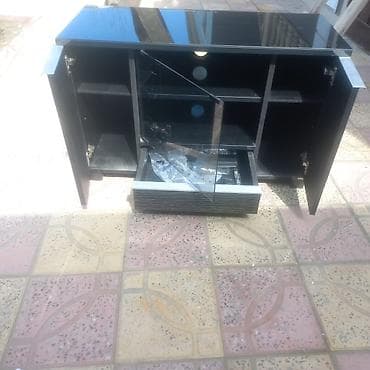 mebel furnituru nedir: Düz TV altlığı, Polkalı — 2