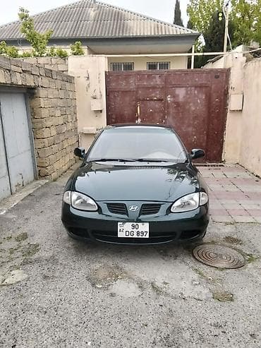 Hyundai Elantra: 2 l | 1999 il Sedan