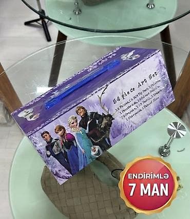 oyunca: Frozen mövzulu rəsm dəsti – 54 parça Dəstin tərkibi (qutunun üzərində — 1