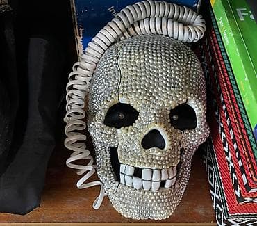 Unvan 28 may. ev telefonudur. 20 azn