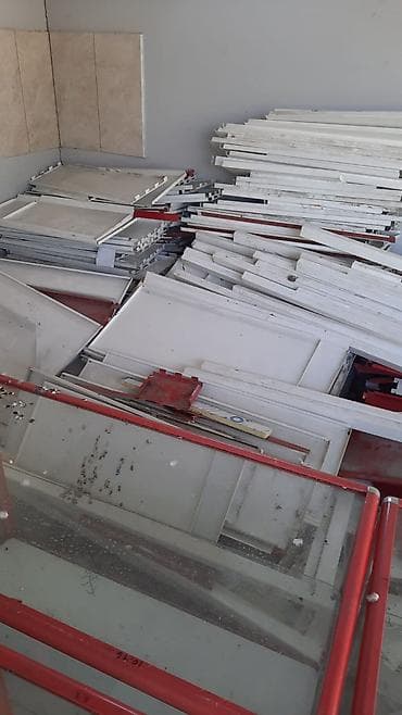 restoran avadanliq: Mağaza vitrinləri və rəf sistemləri – metal karkaslı, şüşə vitrinlər — 3