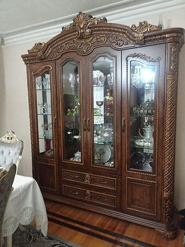 Klassik üslubda taxta vitrin-bufet - Material: keyfiyyətli massiv