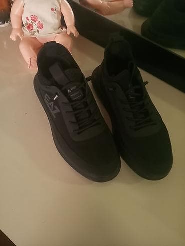 EA7 Emporio Armani kişi krossovkası - Rəng: tam qara (mono-black) - — 2