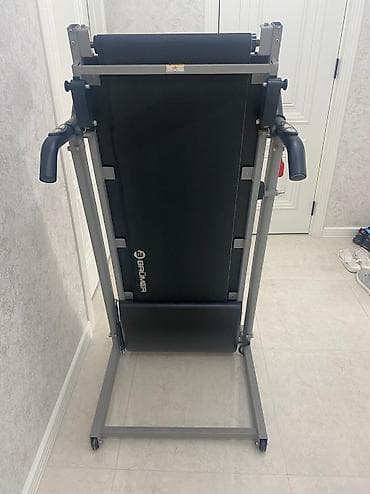 Alman firması olan Brümer şirkətinə məxsus, ideal formada qaçış — 8