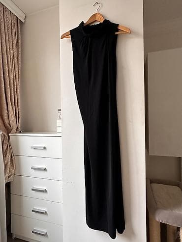 ag qara: Məhsul: COS qadın geyimi – qolsuz uzun don - Rəng: qara - Stil — 1