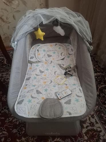 Oğlan və qız üçün, Dördbucaq, Beşik, Dəstsiz, Matras ilə, Yellənmə mexanizm ilə