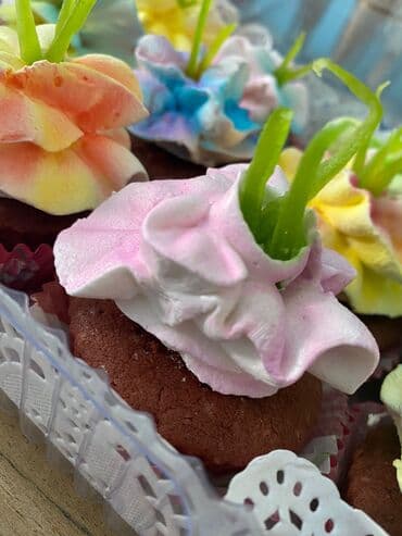 oğlan üçün tort şəkilləri: Капкейки с зефиром 1шт. 2.50 манат Букеты из зефира от 40 ман — 2