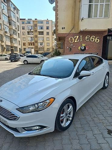 panel pulsuz: Ford Fusion sedan – ağ rəngdə, geniş və komfortlu salon — 4