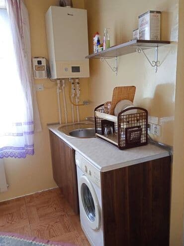 savalan qesebesi harda yerlesir: 4 otaqlı, 150 kv. m, Orta təmir — 6