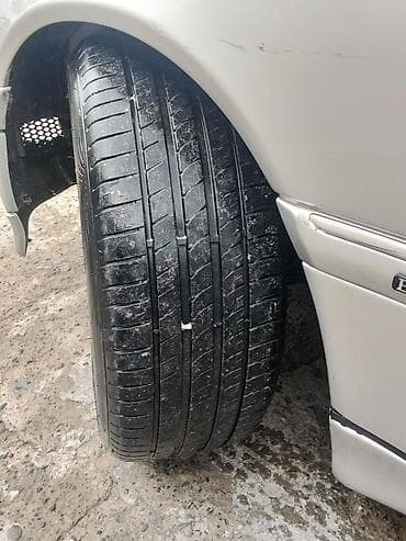 Mercedes-Benz C-Class sedan (W202) – gümüşü rəng Texniki