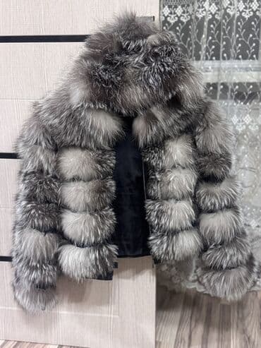 S m razmer şuba cernoburka. 900 azn e alinib 1 defe restarana geyilib