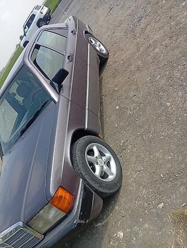 mercedes 208 d: Mercedes-Benz 190 (W201): 1.8 l | 1991 il Sedan — 2