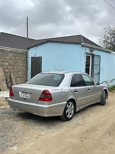 mersədes: Mercedes-Benz 280: 2.8 l | 1996 il Sedan — 1