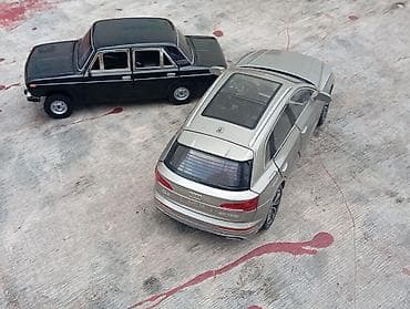 Детская одежда и обувь: Audi Q5 1/24 Ölçü özü görünüşcə quruluşcada təzədir ancaq qüsuru varki — 5