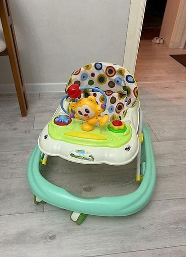 Uşaq gəzdirəci (walker) - Rəng: açıq yaşıl altlıq, ağ-yaşıl panel — 1