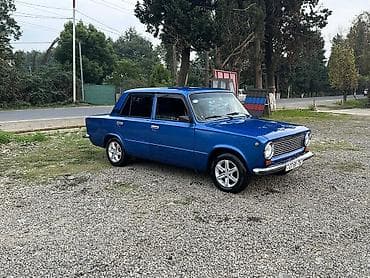 lada 21011: Model: Lada (VAZ) 21011 Kuzov: sedan, 4 qapı Rəng: parlaq göy Nömrə — 8