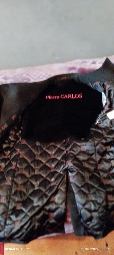 Pencəklər: Kisi paltosu. seliqeli veziyyetde — 2