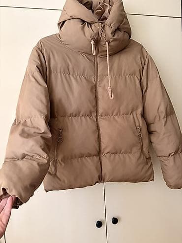 Qısa şişme gödəkçə – bej/karamel rəng - Model: qısa kəsim, oversize