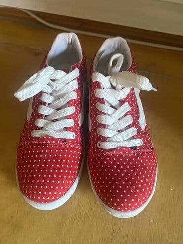 женские красные кеды: Ölçü: 37.5, rəng - Qırmızı, Yeni — 1