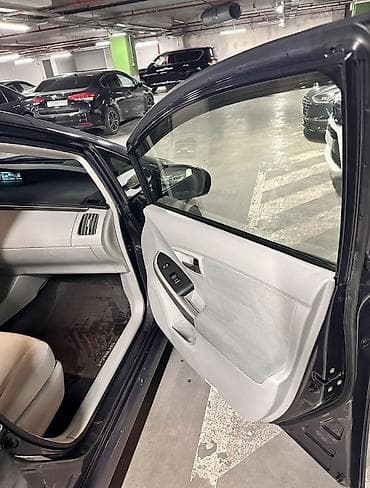 Продажа авто: Toyota Prius: 1.8 л | 2014 г. Хэтчбэк — 8