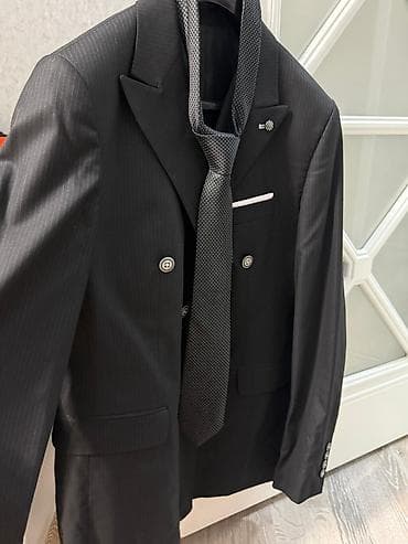 kiraye geyim: 1 dəfə toya geyinilib. Ustundə ağ koynəkdə verirem. Metroya pulsuz — 2