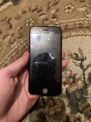 z fold 3 ekran: IPhone 7, 128 GB — 2