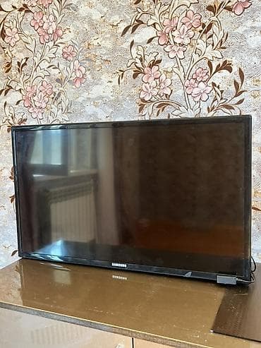 Televizor Samsung LED ekran 82"